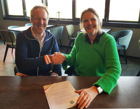 ondertekening contract NGA - VDB_Social